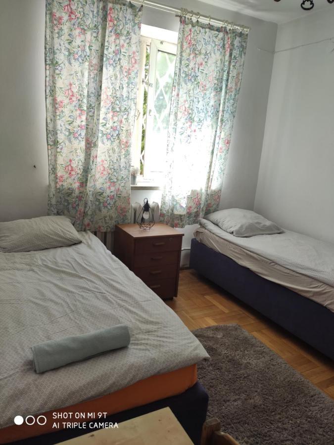 Popularna Guest Home Warsaw Luaran gambar